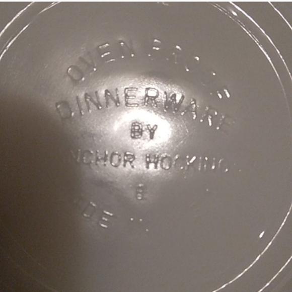 Anchor Hocking baking and serving bowls - Picture 2 of 2